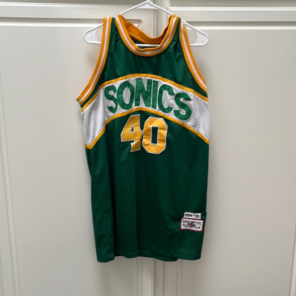 OG Shawn kemp jersey. Size XL.